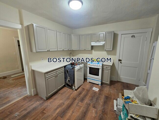 16 Lakeville Rd in Boston, MA - Building Photo - Building Photo