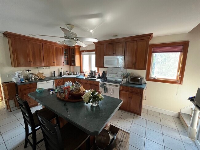 14 Sheffield Rd, Unit 2 in Boston, MA - Building Photo - Building Photo