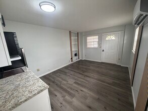 2306 Musselwhite Ave, Unit B in Orlando, FL - Foto de edificio - Building Photo