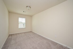 8231 Hawthorn Vly Ln in Houston, TX - Building Photo