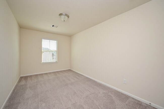 8231 Hawthorn Vly Ln