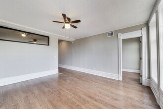 1429 W Grand Ave-Unit -3F in Chicago, IL - Building Photo - Building Photo