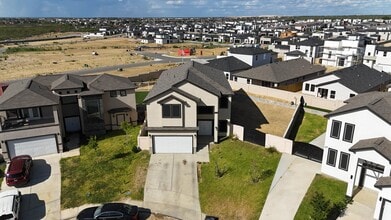 2501 Galloway Dr in Laredo, TX - Building Photo - Building Photo