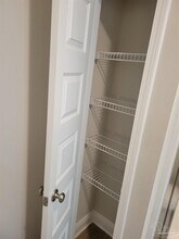 6081 Royal Port Ct in Bellview, FL - Building Photo - Building Photo