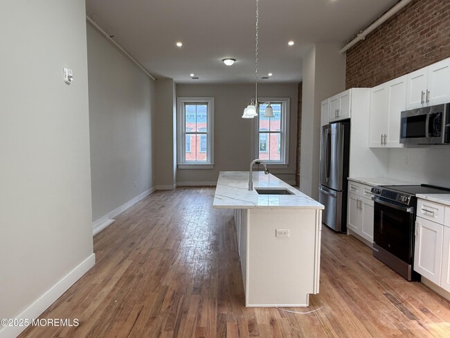 property at 7 Broad St