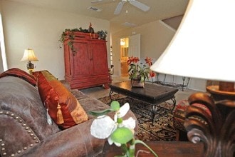 Residences of Diamond Hill in Fort Worth, TX - Foto de edificio - Building Photo