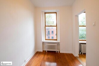 281 1st St, Unit 3 in Brooklyn, NY - Foto de edificio - Building Photo