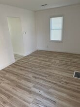 1910 10th St in Des Moines, IA - Building Photo - Building Photo