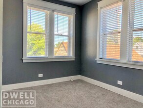 4208 W Thomas St in Chicago, IL - Foto de edificio - Building Photo