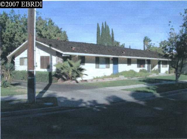 255 Brookdale Dr in Merced, CA - Foto de edificio