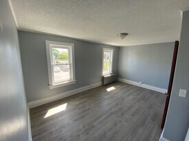 420 Elwood St, Unit 2