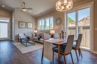 20697 SE Iron Horse Ln in Bend, OR - Building Photo - Building Photo