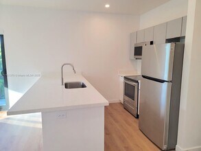 1950 Fletcher St-Unit -306 in Hollywood, FL - Foto de edificio - Building Photo