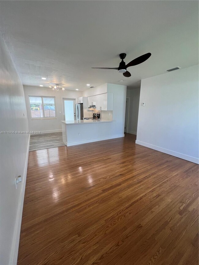 2104 SW 26th St-Unit -2106 in Miami, FL - Building Photo - Building Photo