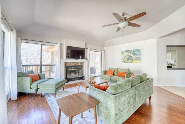 15 Farnham Dr