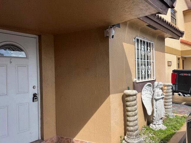 11507 SW 6th St in Miami, FL - Building Photo - Building Photo