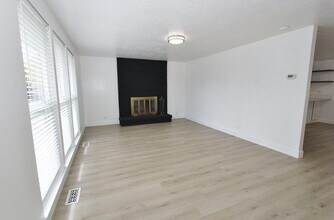 3911 S Minuteman Way in Boise, ID - Building Photo - Building Photo