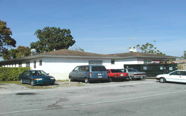 134 W 21st St in Hialeah, FL - Building Photo