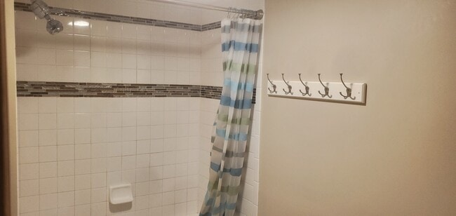 property at 712 N 6th St