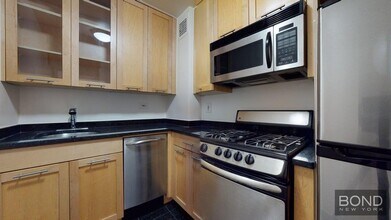 236 E 36th St in New York, NY - Building Photo - Building Photo