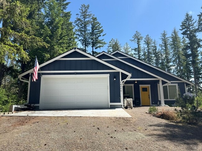 property at 18506 Woodside Dr SE
