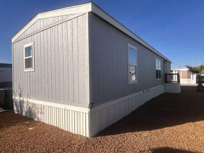 2627 S Lamb Blvd in Las Vegas, NV - Foto de edificio - Building Photo