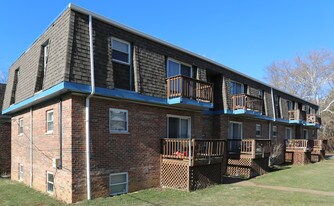 Old Boston Apartments in Batavia, OH - Building Photo