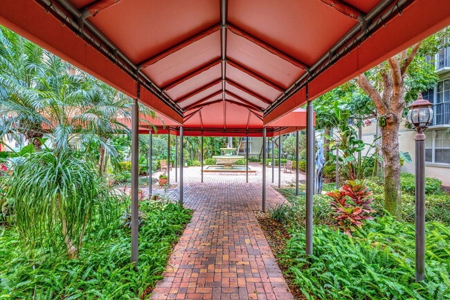 property at 780 S Sapodilla Ave