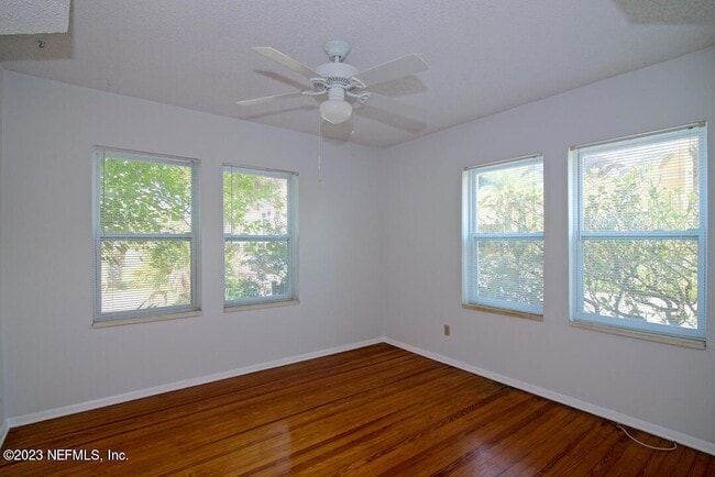 120 4th Ave N in Jacksonville Beach, FL - Building Photo - Building Photo