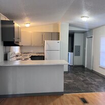 2203 Dora Dr in Pensacola, FL - Building Photo