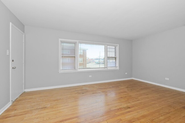 10437 S Hale Ave in Chicago, IL - Building Photo - Interior Photo