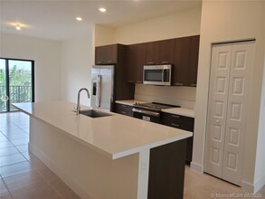 8175 NW 104th Ave-Unit -23 in Doral, FL - Building Photo - Building Photo