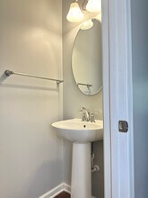 2501 Silverthorn Dr in Charlotte, NC - Foto de edificio - Building Photo