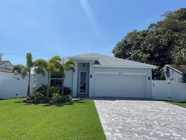 property at 840 Ridgewood Dr