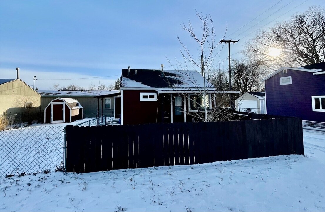 11 10th St NW in Great Falls, MT - Building Photo
