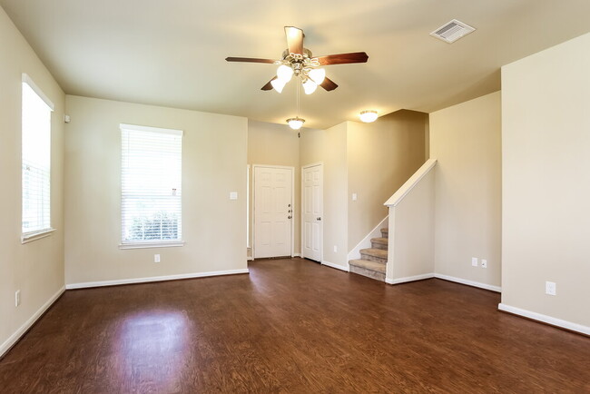 23719 Maple View Dr in Spring, TX - Foto de edificio - Building Photo