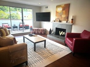 955 S Eliseo Dr in Larkspur, CA - Building Photo - Building Photo