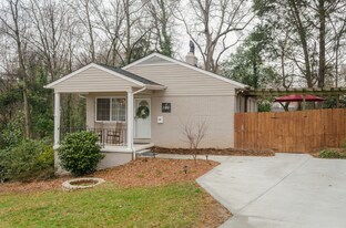 1401 Seneca Pl, Unit B-115 in Charlotte, NC - Building Photo