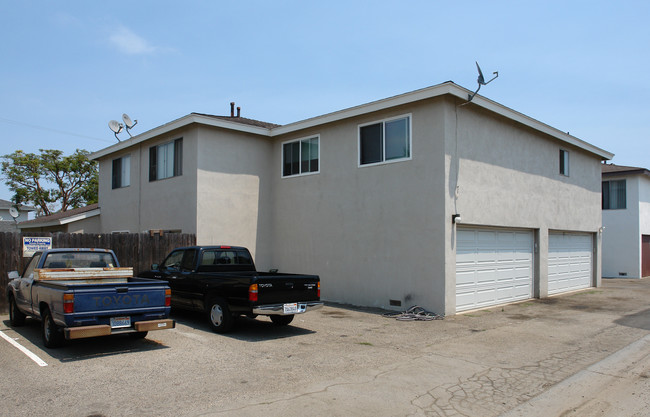 4902 Kona Dr in Huntington Beach, CA - Building Photo - Building Photo