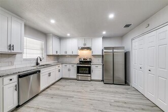 1815 Greendale Dr in Dallas, TX - Building Photo - Building Photo