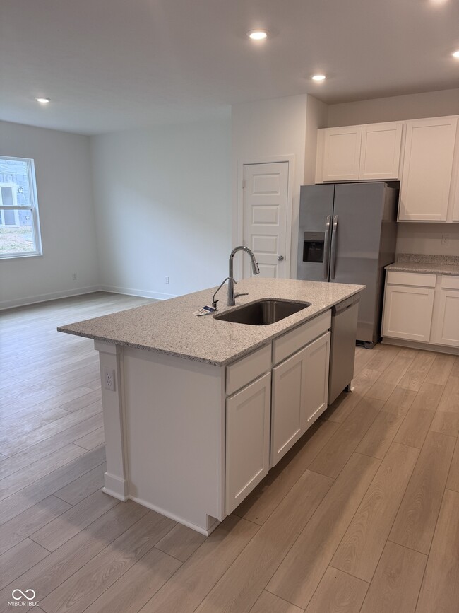 15214 Swallow Fls Wy in Fishers, IN - Building Photo - Building Photo
