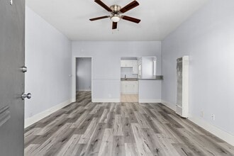 119 Orange Ave in Long Beach, CA - Foto de edificio - Building Photo