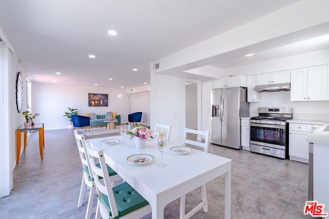 property at 1017 S Bedford St