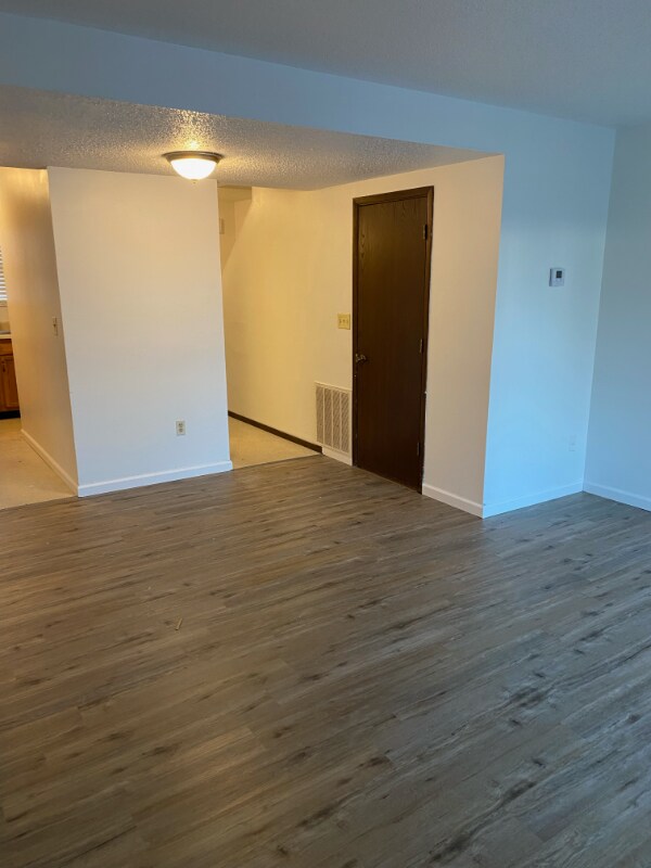 1001 College Ave, Unit B1 in Alton, IL - Building Photo - Building Photo