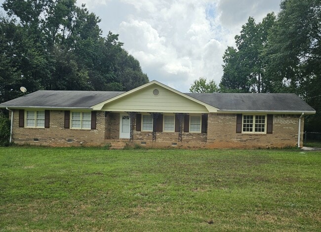 1355 White Oak St SE