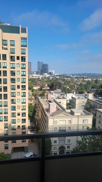 10535 Wilshire Blvd, Unit 1514 in Los Angeles, CA - Foto de edificio - Building Photo