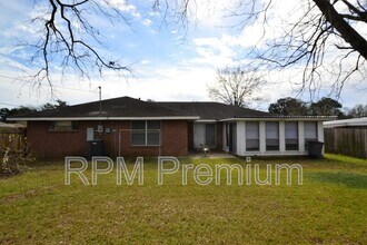8255 Queenswood Ct in Baton Rouge, LA - Building Photo - Building Photo