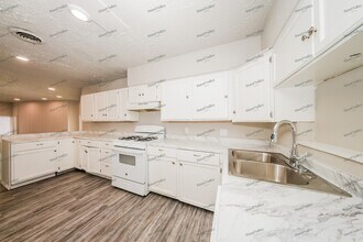 821 SW 48th St in Oklahoma City, OK - Building Photo - Building Photo