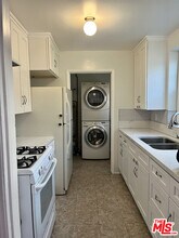 5913 Overhill Dr in Los Angeles, CA - Building Photo - Building Photo