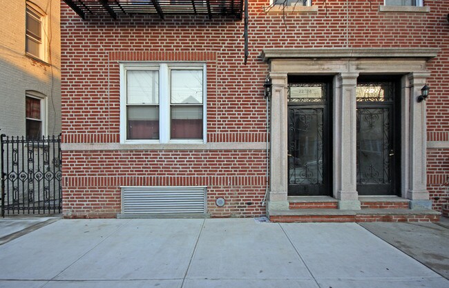 22-24 42nd St in Long Island City, NY - Building Photo - Building Photo